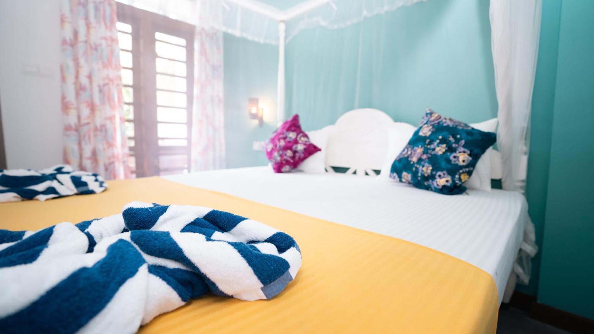 Daffodil Restaurant & Holiday Resort Унаватуна Екстериор снимка
