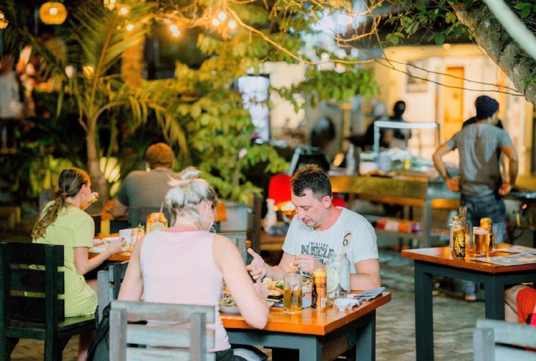 Daffodil Restaurant & Holiday Resort Унаватуна Екстериор снимка